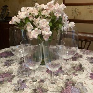 Elegant Clear Wine Glass Set